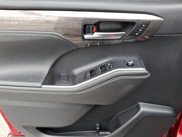 used 2024 Toyota Highlander car, priced at $51,590