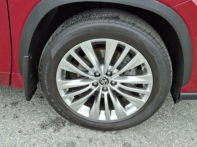used 2024 Toyota Highlander car, priced at $51,590