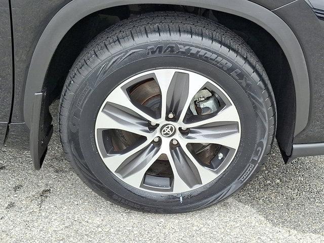 used 2022 Toyota Highlander car, priced at $38,990