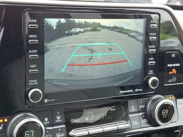 used 2022 Toyota Highlander car, priced at $38,990