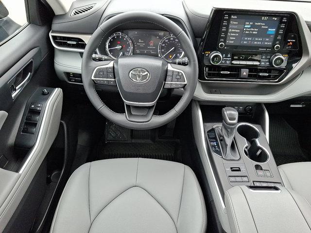 used 2022 Toyota Highlander car, priced at $38,990