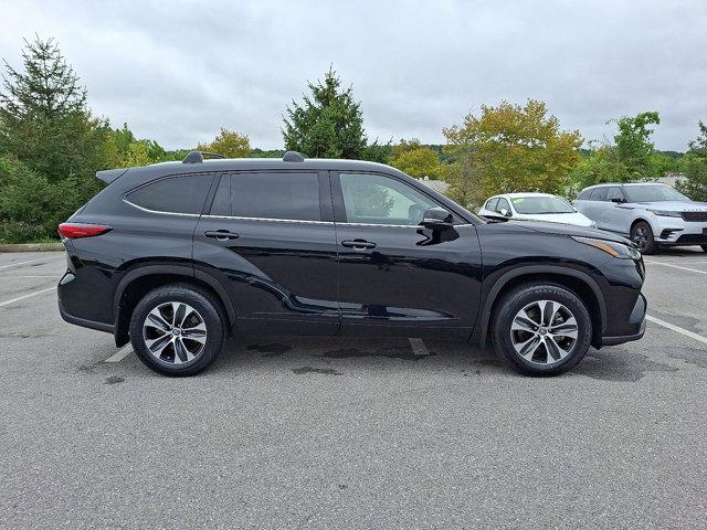 used 2022 Toyota Highlander car, priced at $38,990
