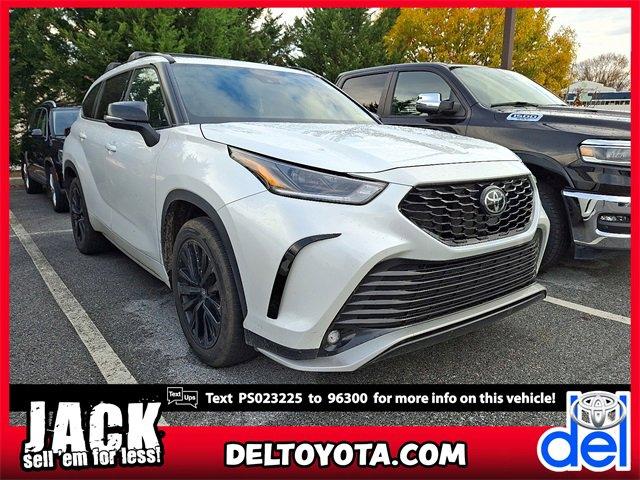 used 2023 Toyota Highlander car, priced at $41,290