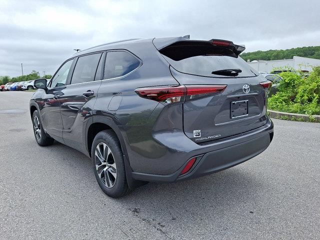 new 2025 Toyota Highlander car, priced at $48,883