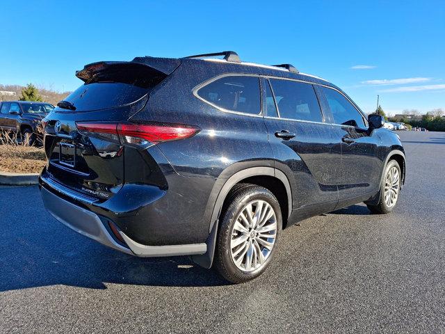 used 2021 Toyota Highlander car, priced at $38,890