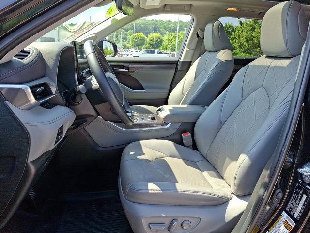 used 2022 Toyota Highlander car, priced at $41,990