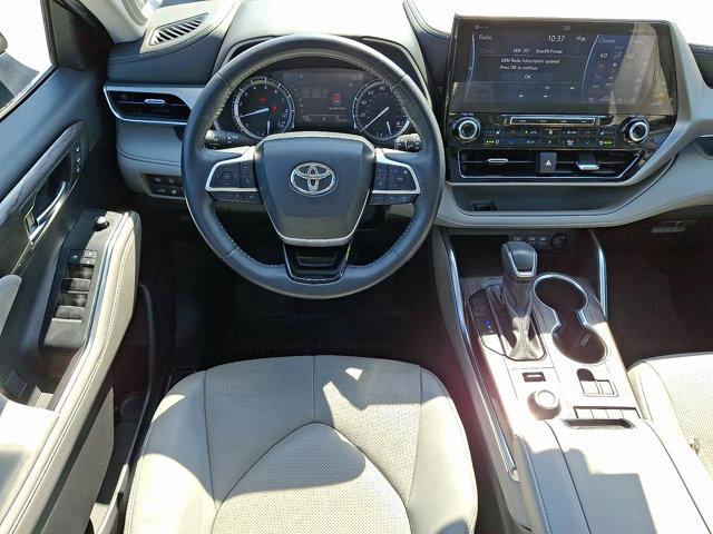 used 2022 Toyota Highlander car, priced at $41,990