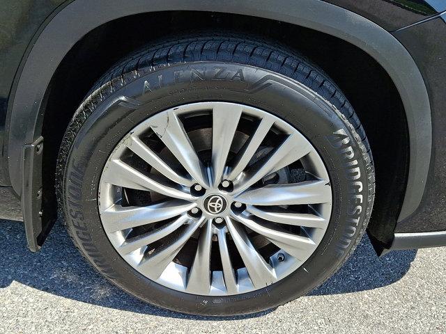 used 2022 Toyota Highlander car, priced at $41,990