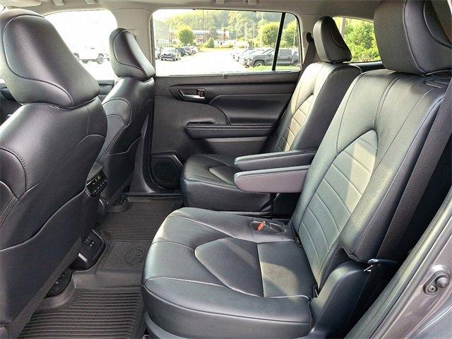 used 2024 Toyota Highlander car, priced at $43,590