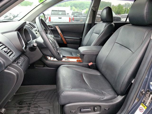 used 2013 Toyota Highlander car, priced at $17,595