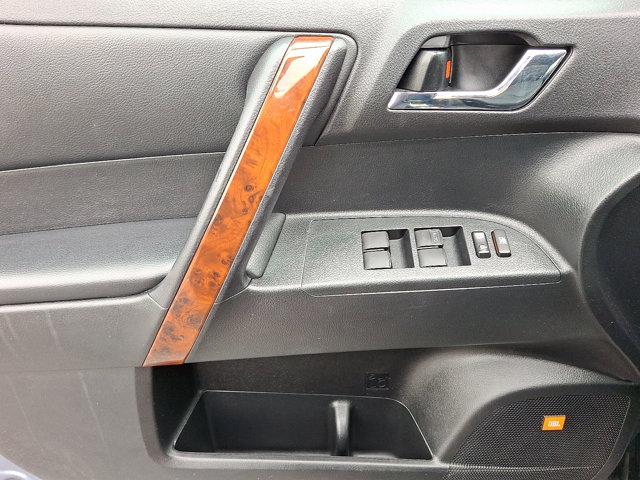 used 2013 Toyota Highlander car, priced at $17,595