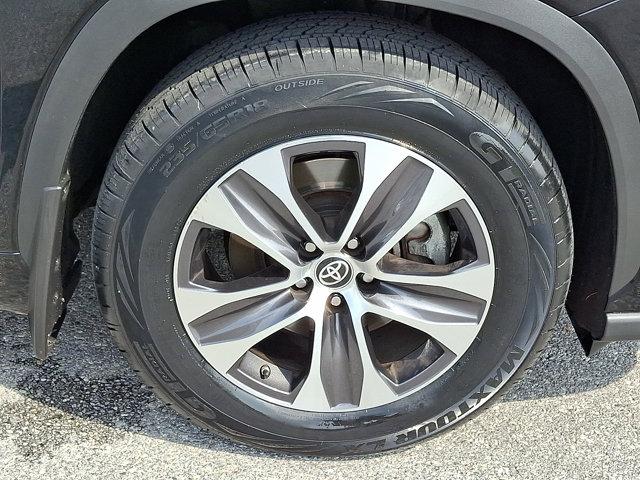used 2022 Toyota Highlander car, priced at $38,790