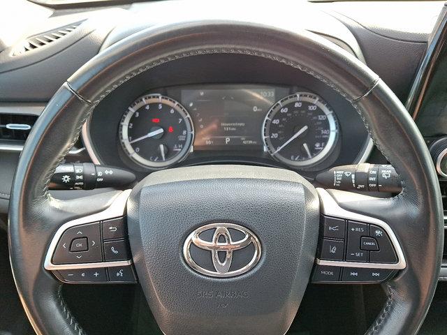 used 2022 Toyota Highlander car, priced at $38,790