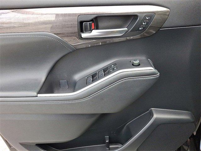 used 2023 Toyota Highlander car, priced at $38,995