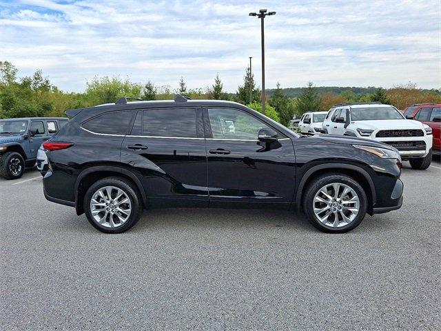 used 2023 Toyota Highlander car, priced at $38,995