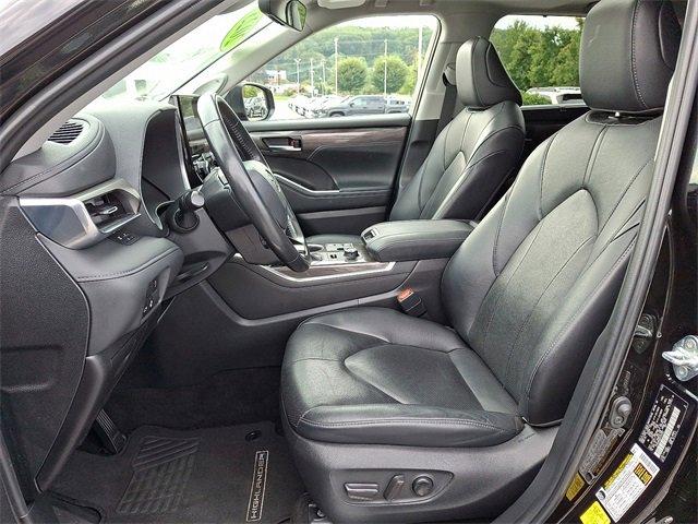 used 2023 Toyota Highlander car, priced at $38,995