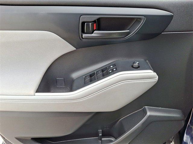 used 2022 Toyota Highlander car, priced at $32,990