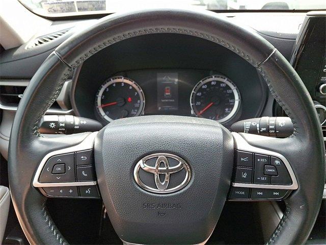 used 2022 Toyota Highlander car, priced at $32,990