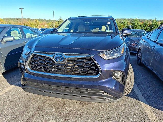 used 2021 Toyota Highlander Hybrid car, priced at $39,990