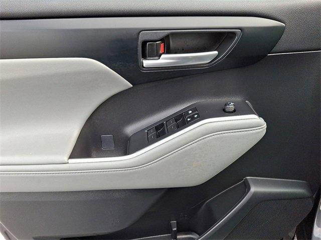 used 2024 Toyota Highlander car, priced at $41,590