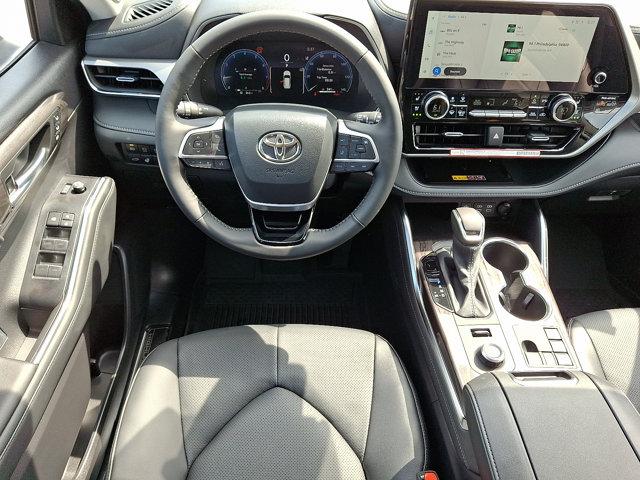 new 2025 Toyota Highlander car, priced at $55,073