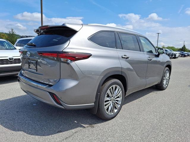 new 2025 Toyota Highlander car, priced at $55,073