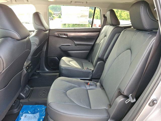 new 2025 Toyota Highlander car, priced at $55,073