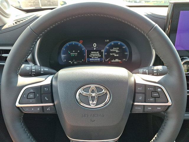 new 2025 Toyota Highlander car, priced at $52,528