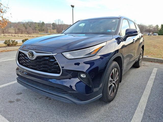 used 2021 Toyota Highlander car, priced at $34,990