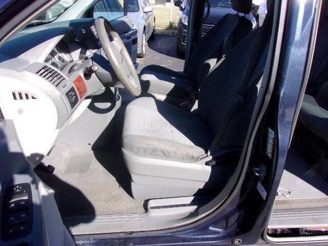 used 2009 Chrysler Town & Country car