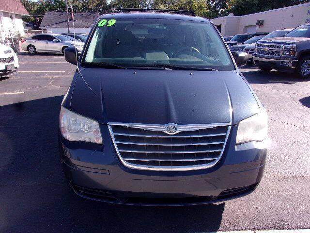 used 2009 Chrysler Town & Country car