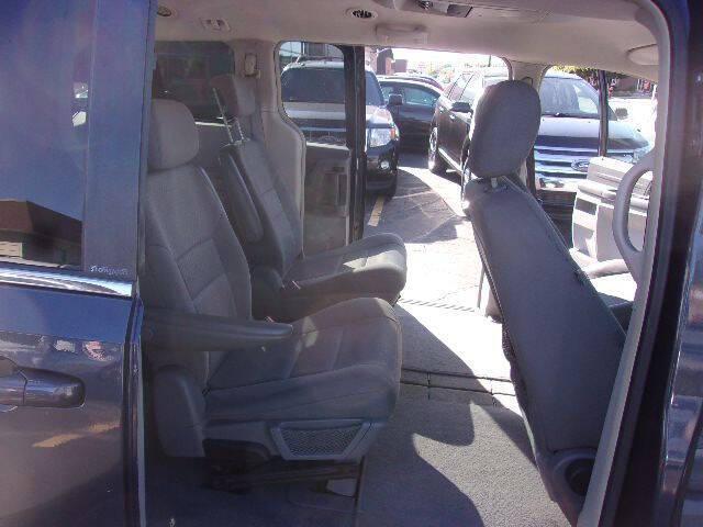 used 2009 Chrysler Town & Country car