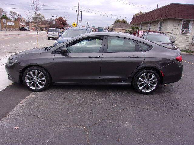 used 2015 Chrysler 200 car, priced at $9,495