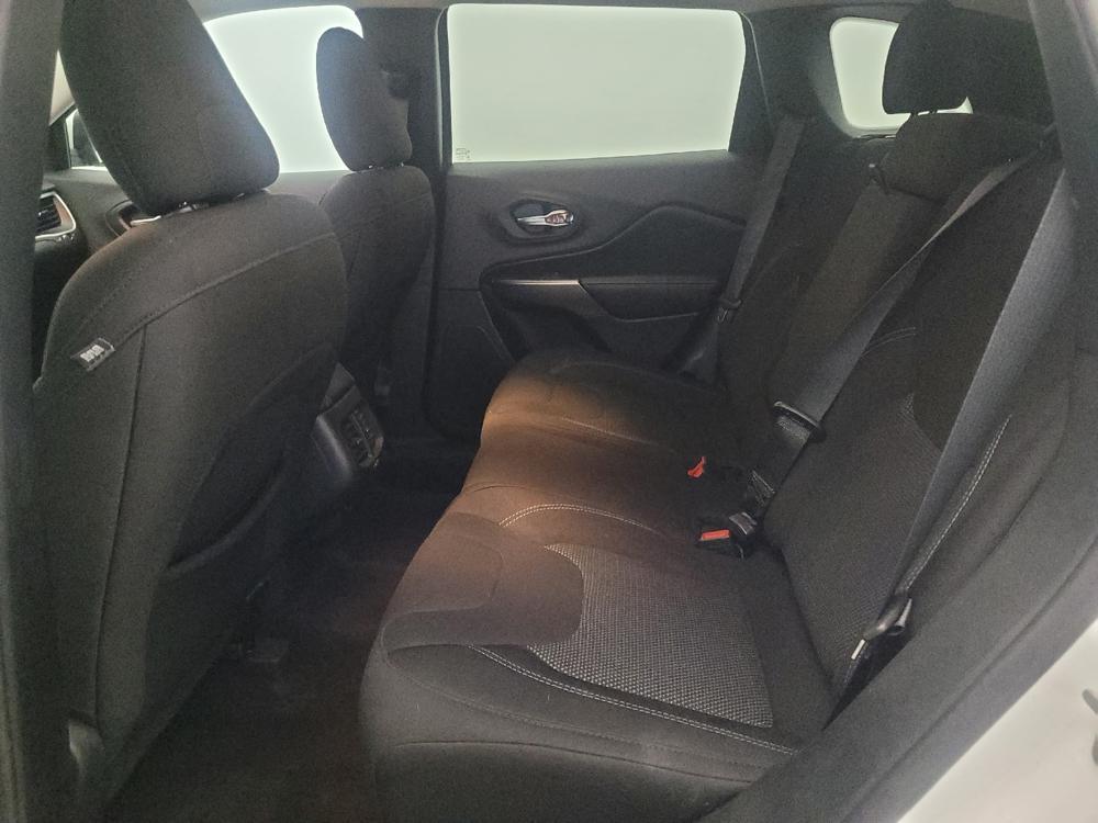 used 2020 Jeep Cherokee car, priced at $18,195