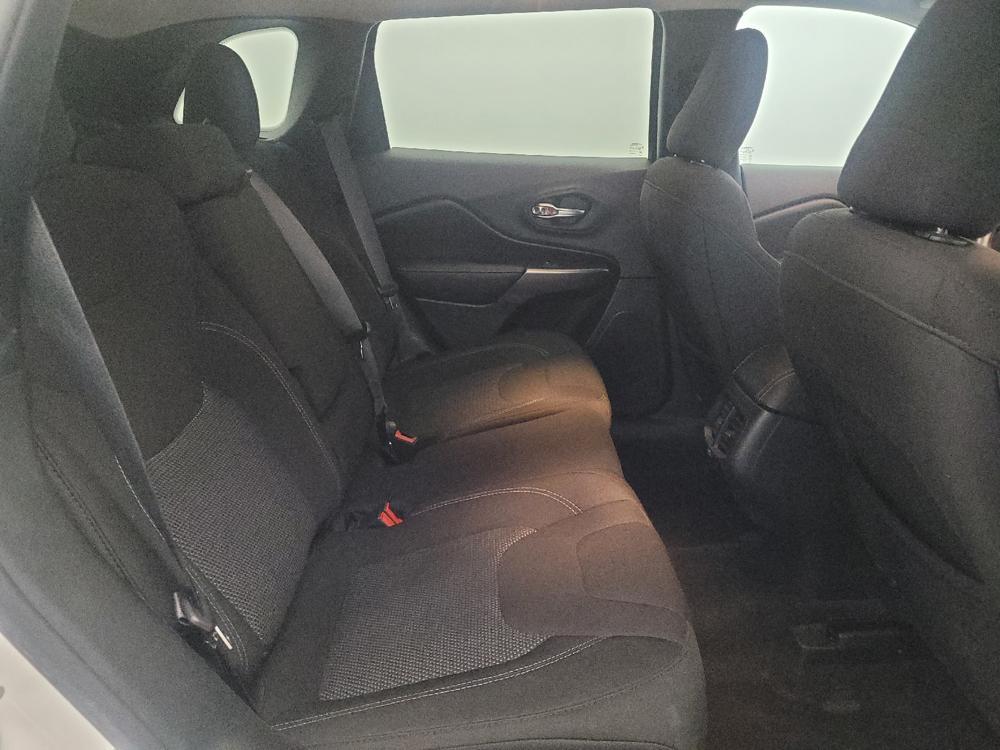 used 2020 Jeep Cherokee car, priced at $18,195