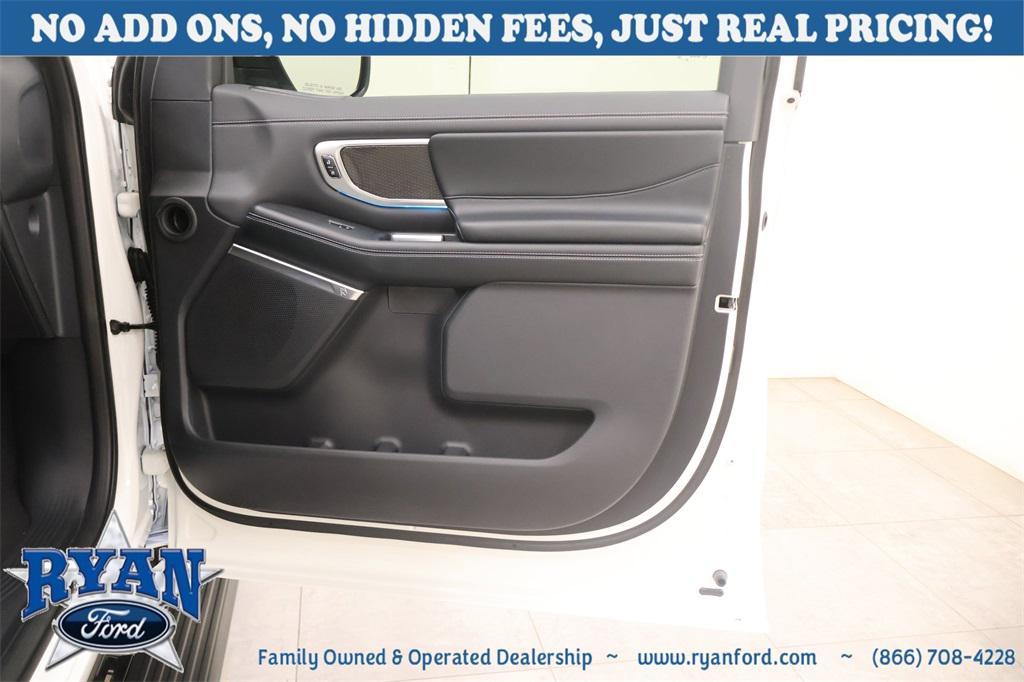 new 2025 Ford Expedition car, priced at $77,910