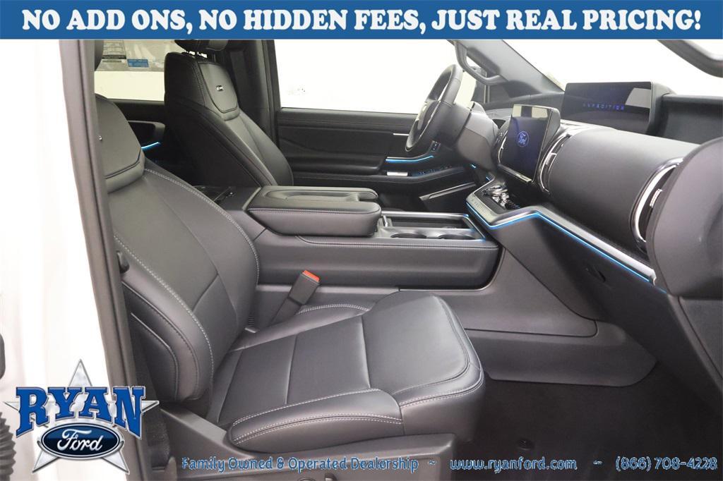 new 2025 Ford Expedition car, priced at $77,910