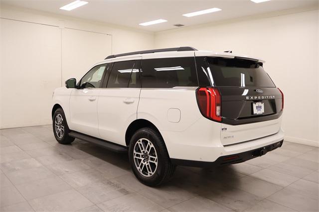 new 2025 Ford Expedition car, priced at $65,745