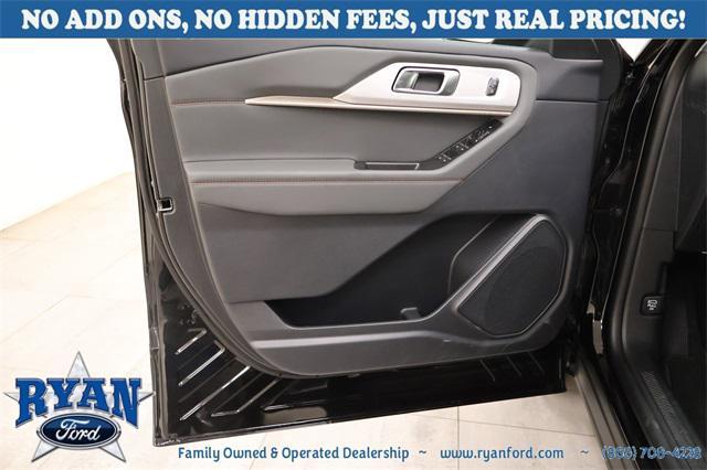 new 2025 Ford Explorer car, priced at $40,075