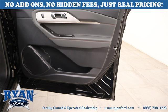 new 2025 Ford Explorer car, priced at $40,075