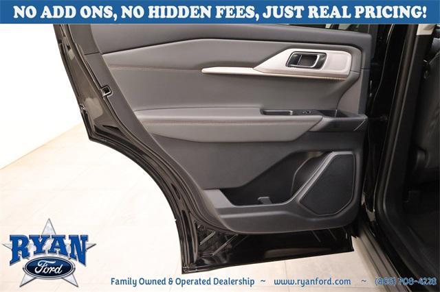 new 2025 Ford Explorer car, priced at $40,075