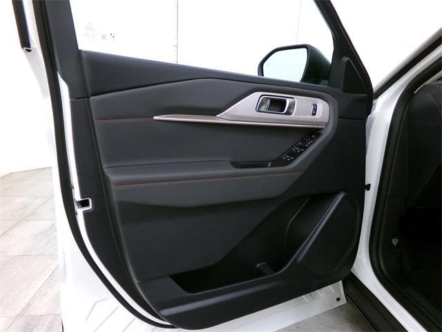 new 2025 Ford Explorer car, priced at $40,872