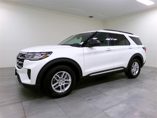 new 2025 Ford Explorer car, priced at $40,872