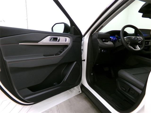 new 2025 Ford Explorer car, priced at $40,872