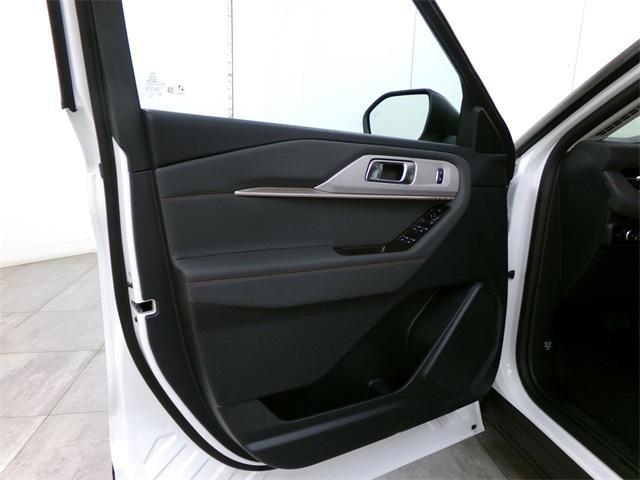 new 2025 Ford Explorer car, priced at $40,872