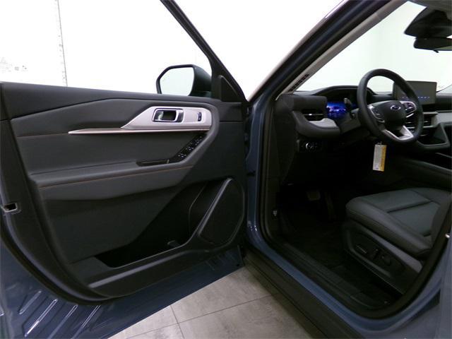 new 2025 Ford Explorer car, priced at $40,587