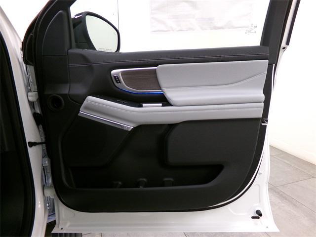 new 2025 Ford Expedition car, priced at $90,990