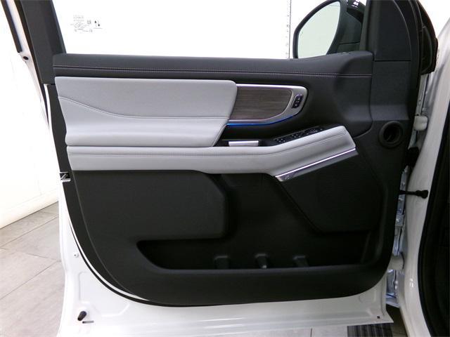 new 2025 Ford Expedition car, priced at $90,990