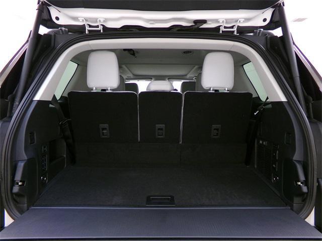 new 2025 Ford Expedition car, priced at $90,990