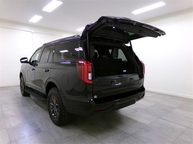 new 2025 Ford Expedition car, priced at $83,025